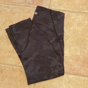 Lululemon Camo Incognito Grey Train Times size 6